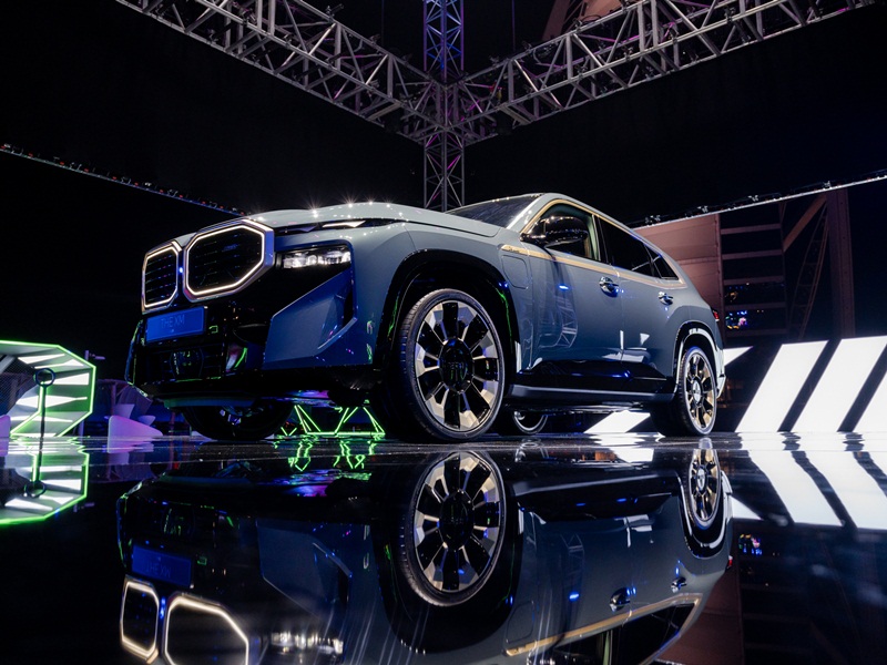 مجموعة BMW تطرح سيارةBMW XM  للمرّة الأولى على الإطلاق في منطقة الشرق الأوسط